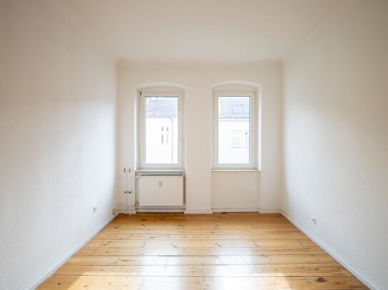 Helle 2-Zimmer-Wohnung im 4. OG eines charmanten Altbaus - Bezugsfrei in der Nansenstraße