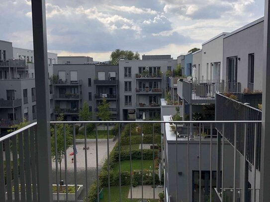 Wohnung mit Balkon, 2 Bäder und Parkett