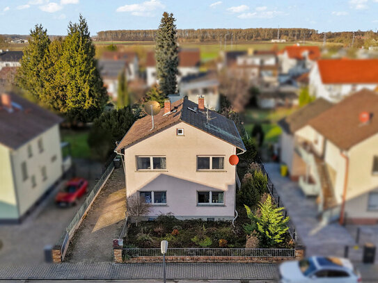 1 Familienhaus mit großem Garten sucht...