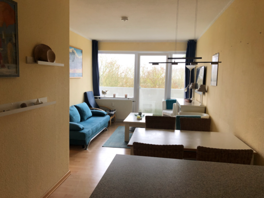 Meerblick! Möblierte 2-Zimmer DG Ferienwohnung in Ostseenähe