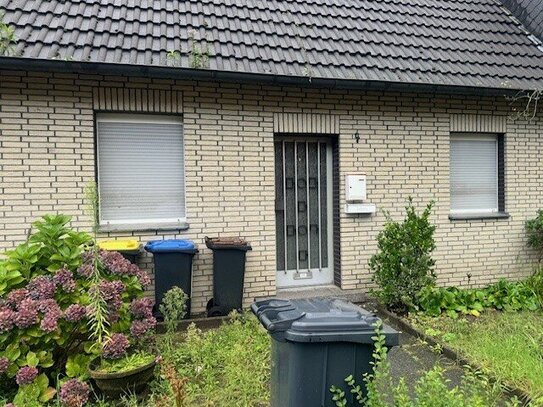 Nur 120.000,--Euro...! Sanierungsbedürftiges Reihenmittelhaus in Marl.