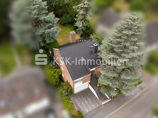 Freistehendes Einfamilienhaus mit Schwimmbad in exzellenter Wohnlage.