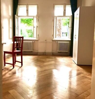 2 WG-Zimmer in Altbau-Wohnung