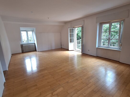 4-ZI.-WHG. MIT BALKON! FAMILIENFREUNDLICH & NEU RENOVIERT...