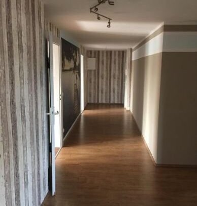 Großzügige helle 4 Raumwohnung