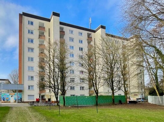 Großzügig geschnittene 2-Zi.-Wohnung mit Balkon!