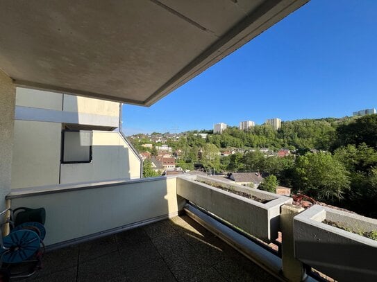 Saarbrücken, großzügige ETW, 4 ZKB, Balkon