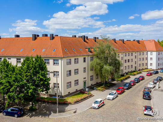 Geräumige 2-Raum-Wohnung mit Balkon in Stadtfeld!