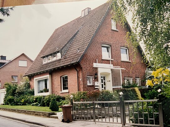 Haus in exzellenter Lage in Beckum für Investoren (§34 BauGB)/ Handwerker mit großem Südgrundstück zu verkaufen