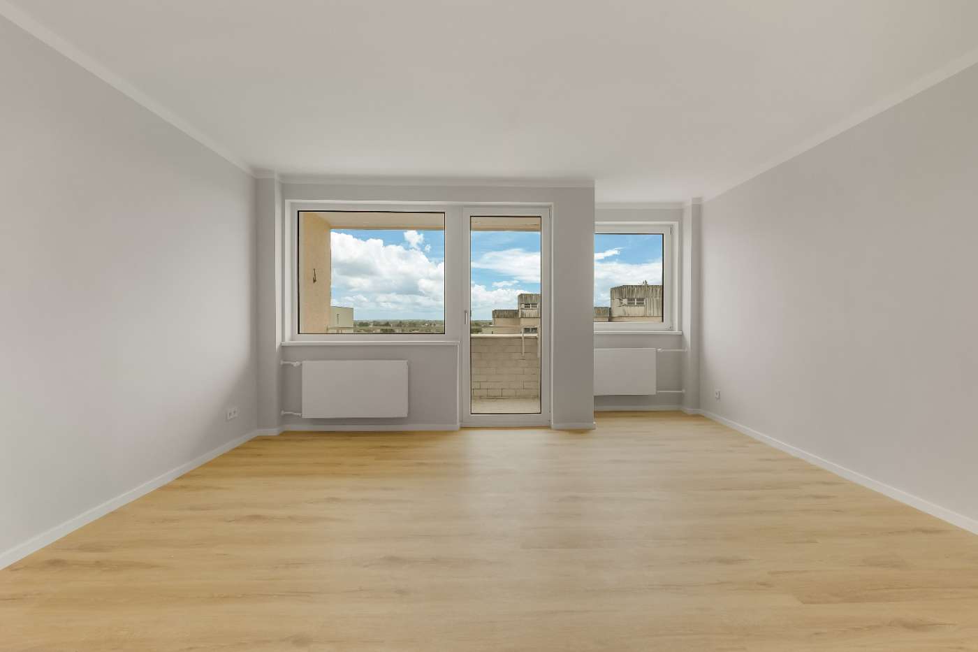 Helle 2-Zimmer Wohnung mit Einbauküche sucht Nachmieter! - Foto 1