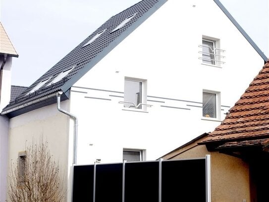 Modernes Wohnen in Rottendorf: Komplett saniertes Haus mit Neubaustandard