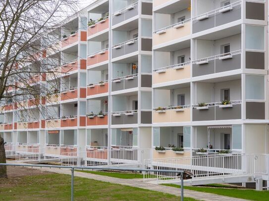 Ein neuer Balkon ist da-jetzt fehlt nur noch ein neuer Mieter!