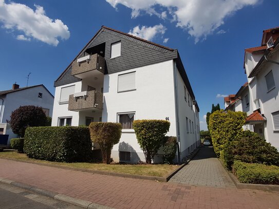 Zwei Dachgeschosswohnungen mit Balkonen, EBKen und Garage in Ober-Mörlen