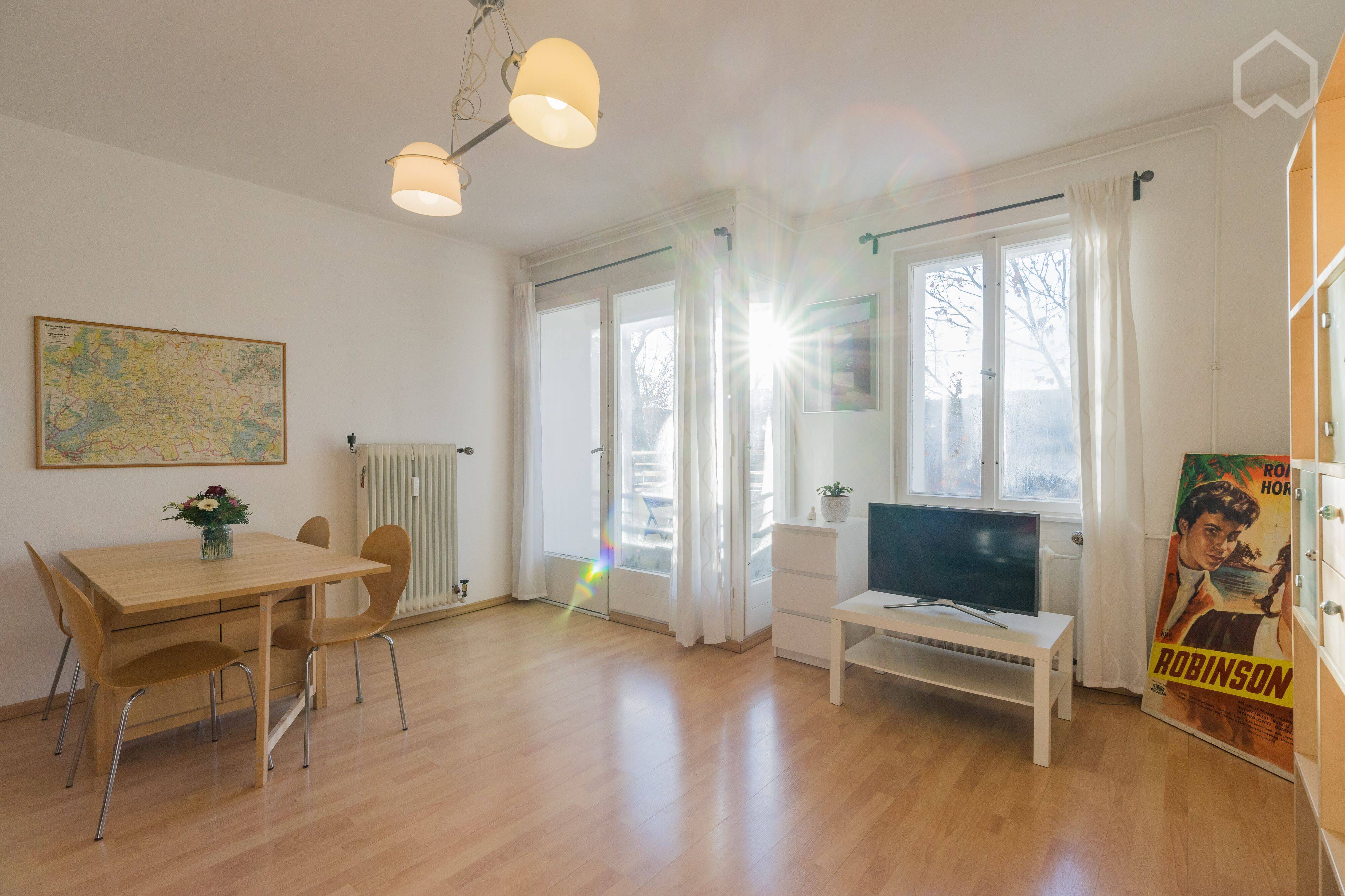 schöne zwei Zimmer Wohnung mit Balkon auf der obersten Etage - Photo 1