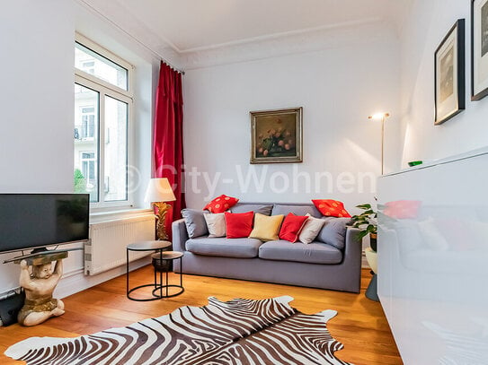 Möblierte Wohnung mit Balkon in einem Jugendstil-Altbau in Hamburg-Hoheluft