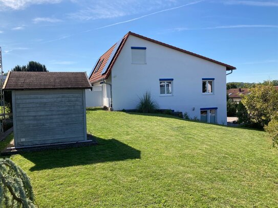 Großzügiges Zweifamilienhaus, Geothermie beheizt