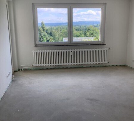 Teilsanierte 3 Zimmer-Wohnung in Baumheide mit Balkon / Freifinanziert