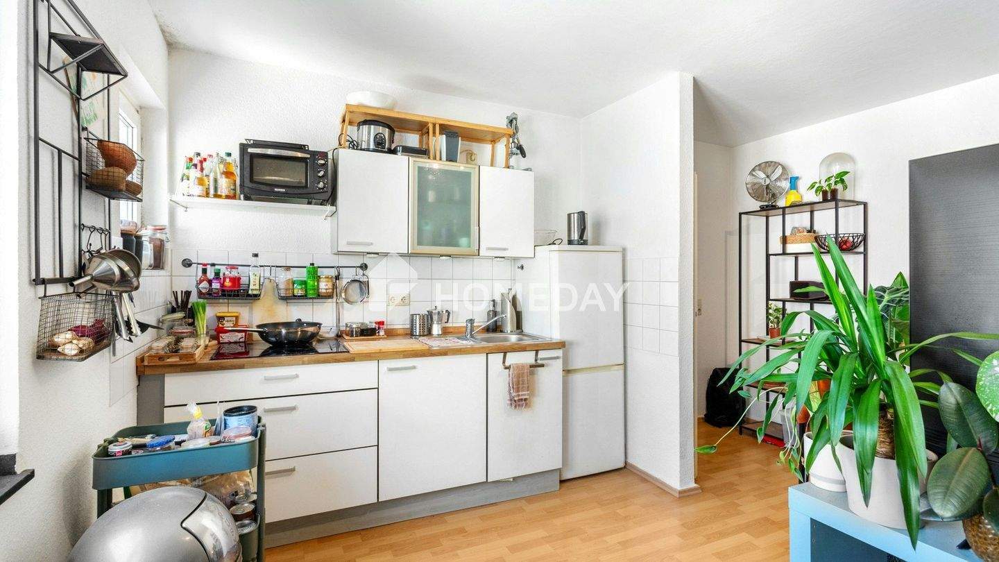 Zwei Zimmer im Dachgeschoss in gefragter Lage von Köln Niehl