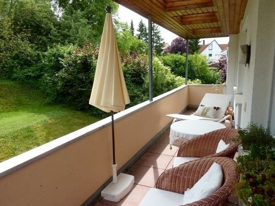 Weitblick 3,5 Zimmer helles und ruhiges wohnen mit EBK, Balkon, Tageslichtbad mit Wanne, Garten u.v.m.