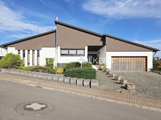 Großflächiger Bungalow mit ausgebautem Untergeschoss in Ludweiler