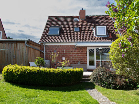 *Provisionsfrei* Bezauberndes Einfamilienhaus an der Ostsee