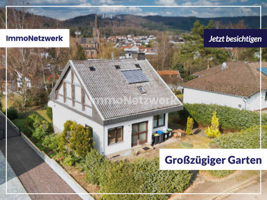 Helles Einfamilienhaus mit angelegtem Garten in Südlage