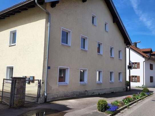 Schöne komplett neu renovierte 4-Zimmer-Erdgeschoss-Wohnung in Dollnstein / Ortsteil Breitenfurt