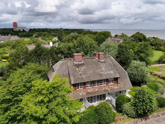 Hausteil unter Reet in ruhiger Lage - nur 200m zum Wattenmeer!