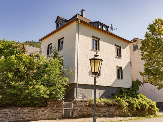 Drei Ferienwohnungen mit Moselblick und Terrasse in bester Lage von Ediger-Eller