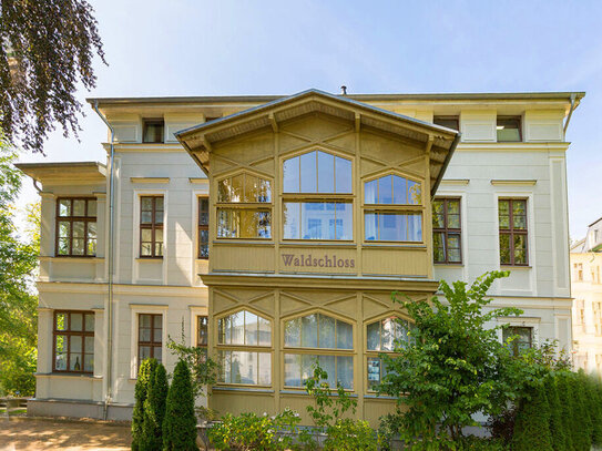 Charmante Dachgeschoss-Wohnung mit Weitblick in sanierter Villa im Herzen von Heringsdorf - WE 9