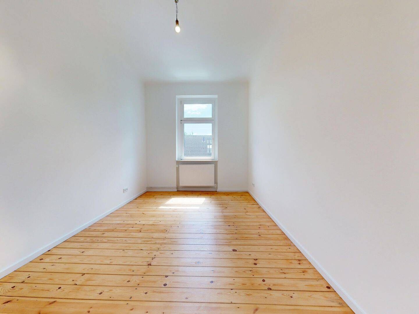 Besichtigung 11.08.26 - Ihr neues Zuhause mit EBK, 3 Zimmern & frisch saniertem Altbaucharme wartet! - Foto 1
