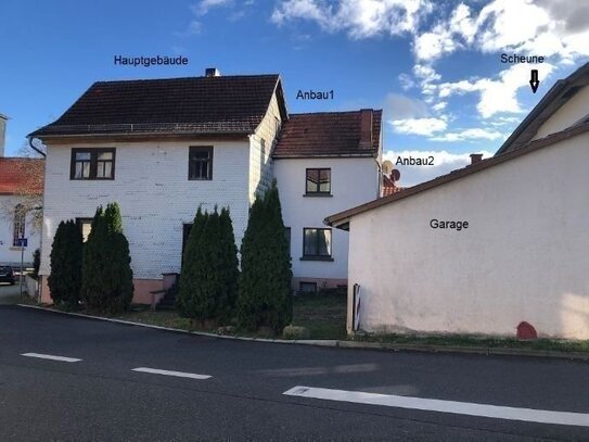 Zweifamilien Haus mit Scheune und Nebengebäuden, großes Grundstück