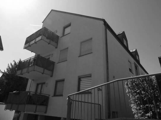 Einziehen und wohlfühlen: Lichtdurchflutete Wohnung in Bischofsheim!