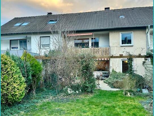 Unna-Massen:Familienfreundliches Reihenmittelhaus mit Terrasse, Garten, Balkon, Garage auf Erbpacht!