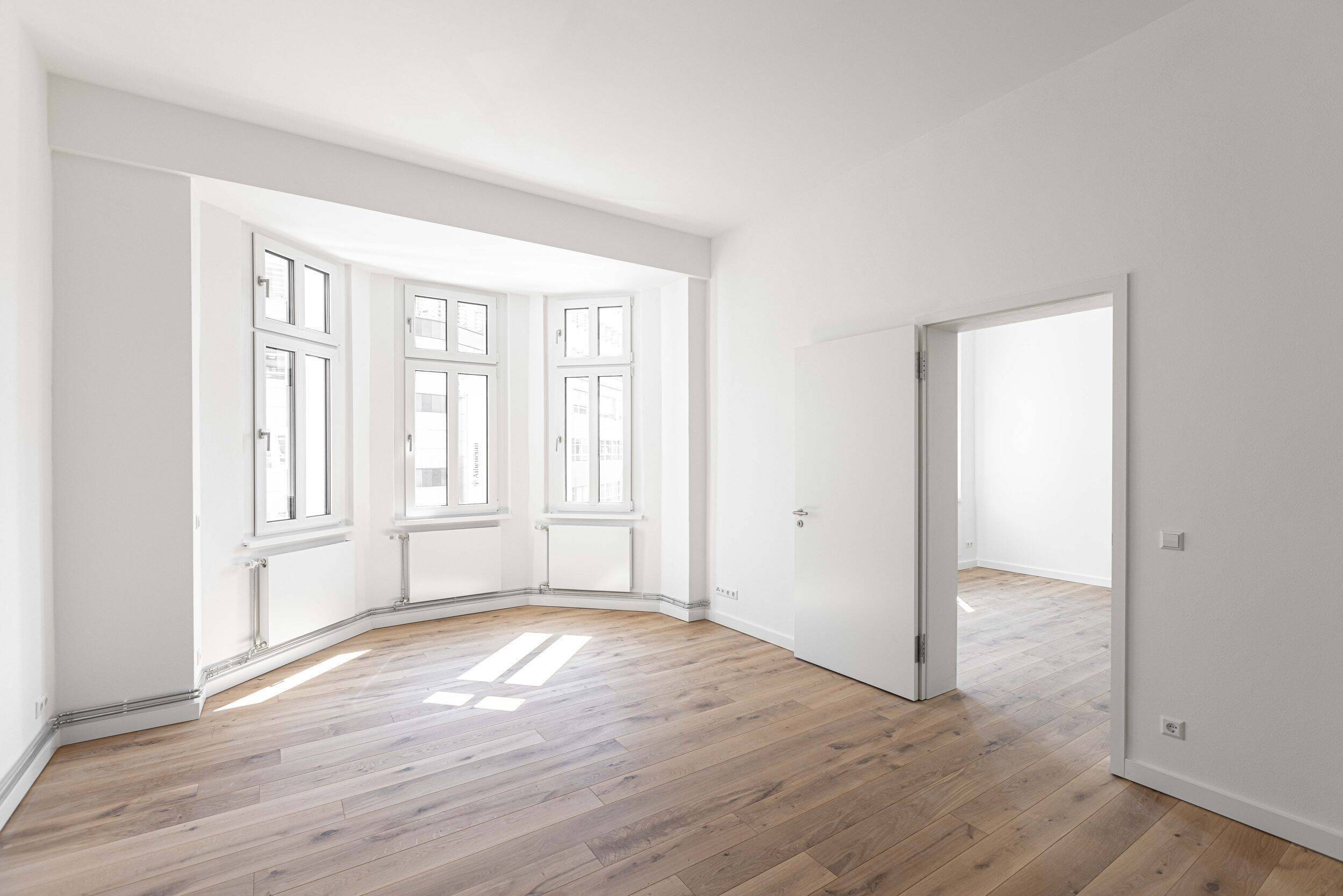 Traumhaft sanierter Altbau lässt keine Wünsche offen ! - Photo 1