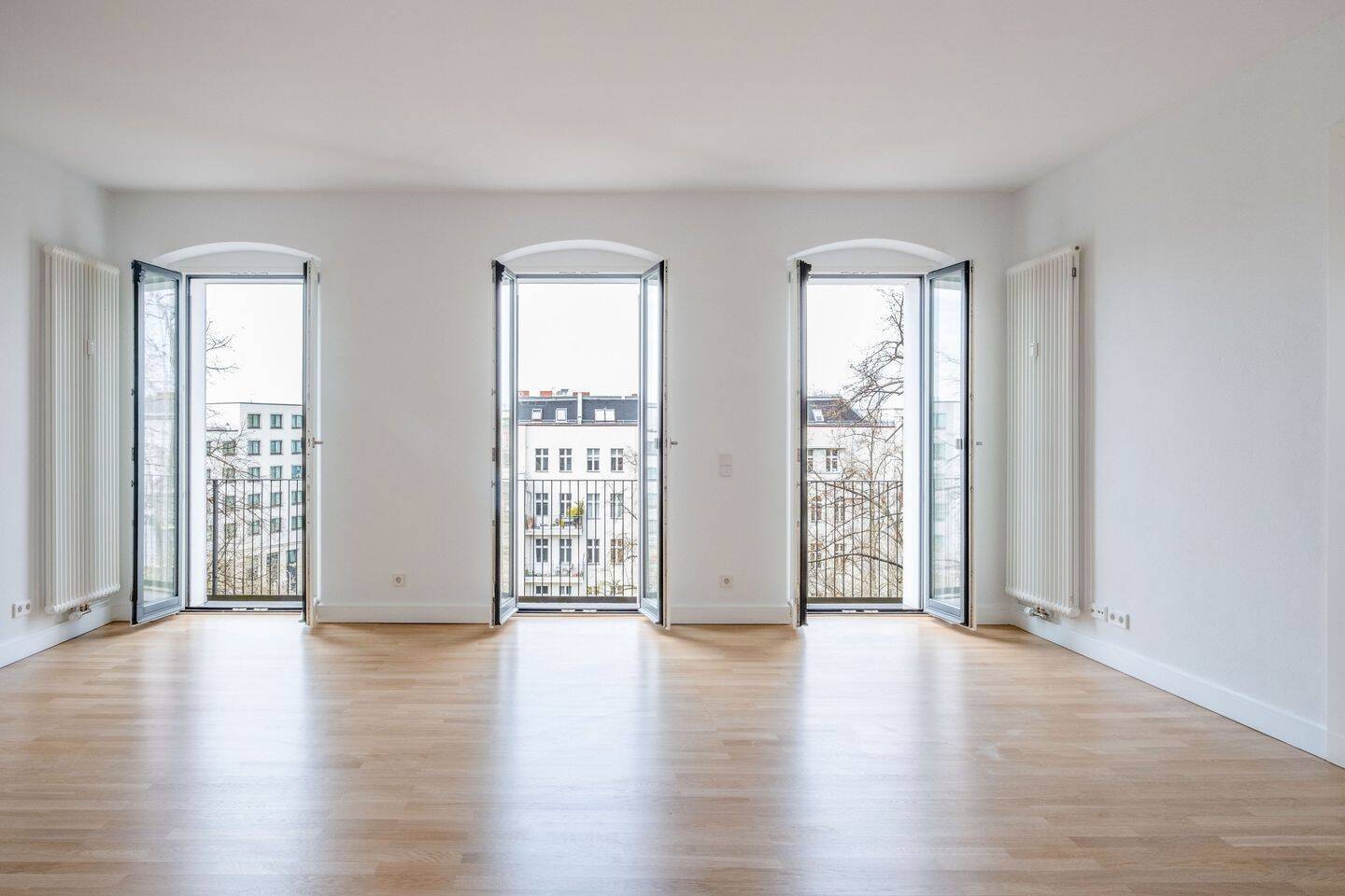 Licht, Charme und Südterrasse: Wohnung mit Weitblick am Viktoriapark - Photo 1
