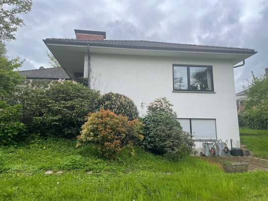 Sehr gepflegter Winkel-Bungalow in bevorzugter Höhenlage von Mettlach mit 15 ar tollem Garten!