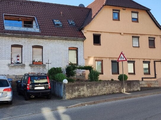 Leerstehende 2 Zimmer DG. Wohnung, eine Dachterrasse in Berglen-Oppelsbohm