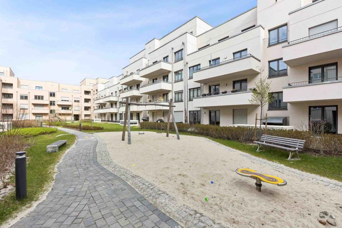 Lichtdurchflutete 2 Zimmer mit Loggia, modernem Wohn-/Kochbereich und durchdachtem Schnitt - Photo 1