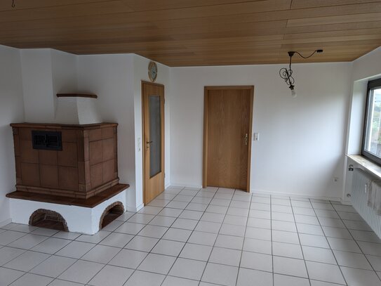 Neu renovierte 5 Zi-Wohnung mit Einbauküche, Balkon und Gartenanteil in Immenstaad am Bodensee