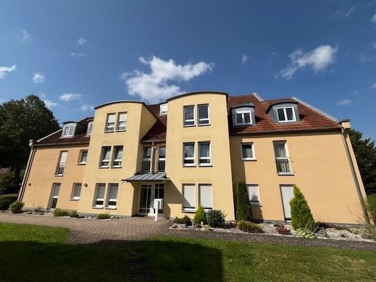 Traumhafte 2.-Zi. -Etagenwohnung mit Tiefgaragenstellplatz im Geschwister-Scholl-Weg in Ellwangen! Ideal für Eigennutze…