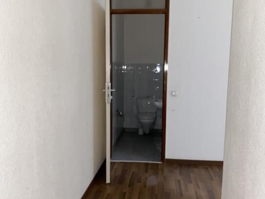 Schöne Wohnung zum kleinen Preis, 2 Zimmer mit Balkon