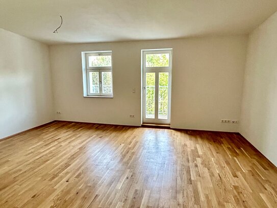 HOCHWERTIGE DG-Wohnung mit Parkett, Fußbodenheizung, Balkon und Lift!!!