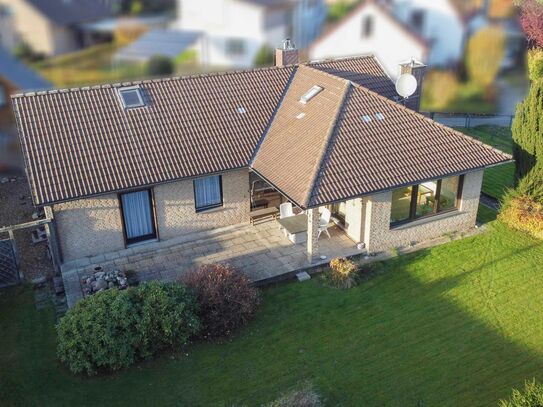 Begehrter Bungalow mit Einliegerwohnung und Doppelgarage in Lenzinghausen