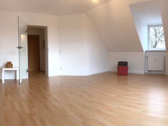 Exklusive 3-Zimmer-Wohnung mit gepflegter Innenausstattung und Balkon in Ergolding