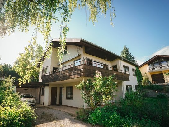 Exklusives Zweifamilienhaus mit Panoramablick und Sauna in traumhafter Lage