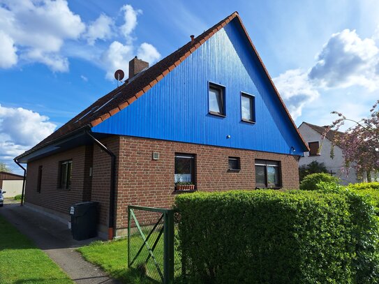 Gepflegtes 3-Familien-Haus mit Kamin und Doppelgarage in Wampen nahe Greifswald