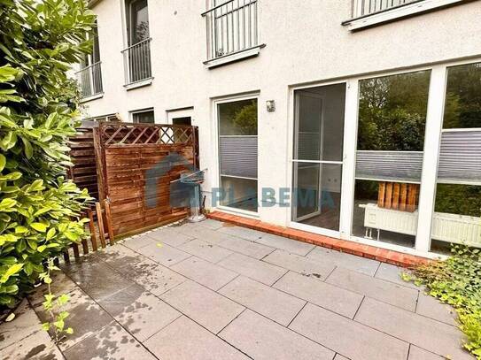 3-Zimmer-Maisonettewohnung in einer Hinterhaushälfte mit eigener Terrasse, Einbauküche und Wannenbad