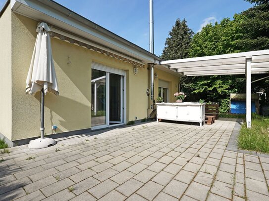 Familien- Bungalow mit Gästehaus auf großem Grundstück in gesuchter Lage.