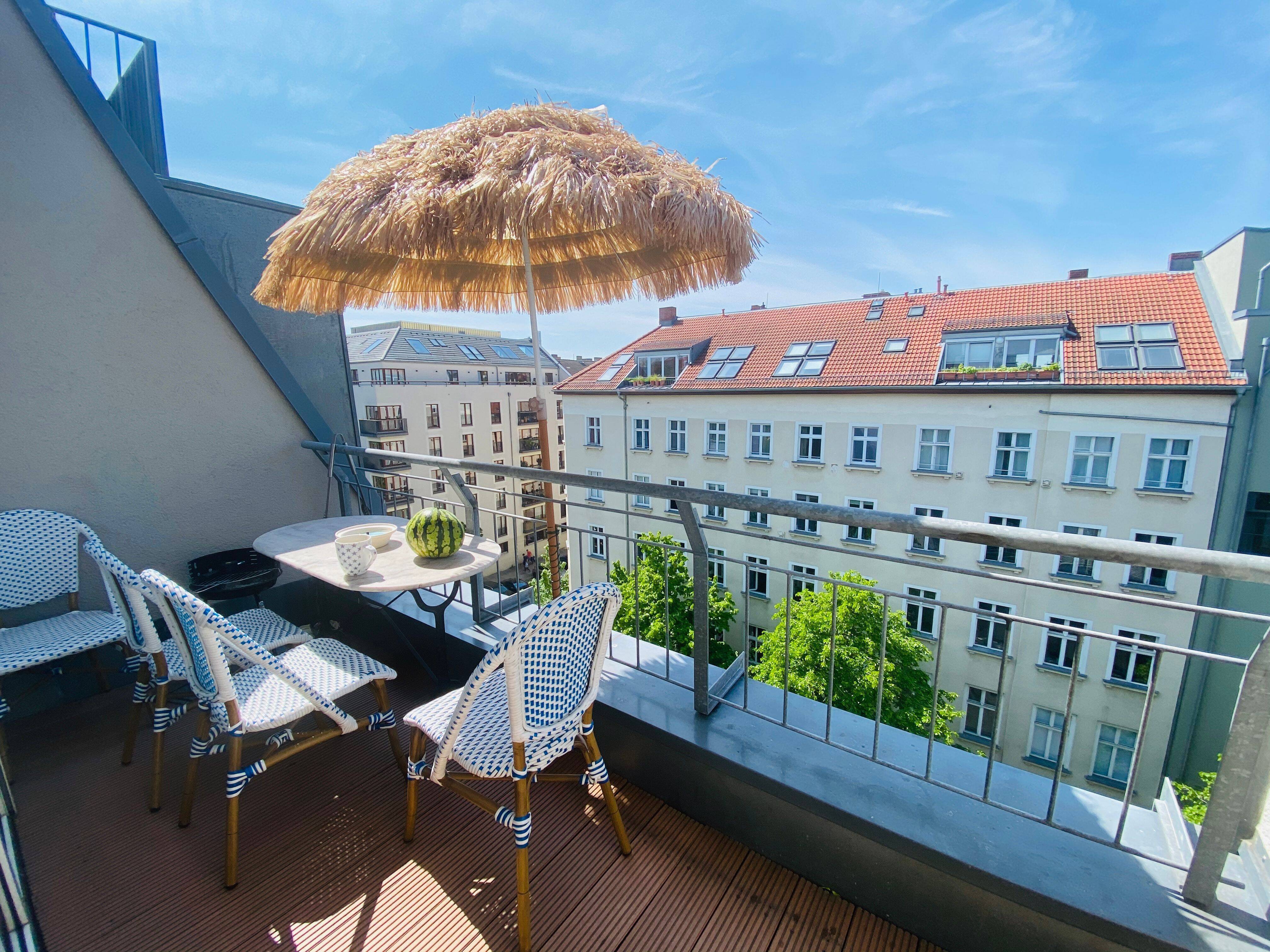 2 Zi. 64m2 Dachgeschoss-Wohnung inkl. Tiefgarage in Berlin-Mitte, mit Aufzug, Süd-Balkon, Wifi, - Photo 1
